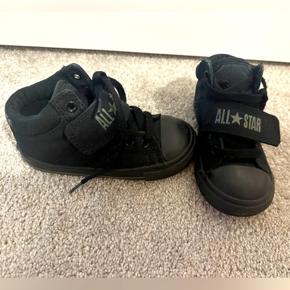 Converse Allstar Black High-tops Laces and Velcro Closure Size 8 Kids - Picture 1 of 7
